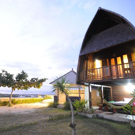 Suka Beach Bungalow Nusa Lembongan  Exterior photo